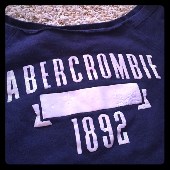 Women's Small Vintage Logo Pullover
