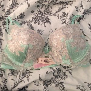 Victoria's Secret push up bra, Very Sexy brand
