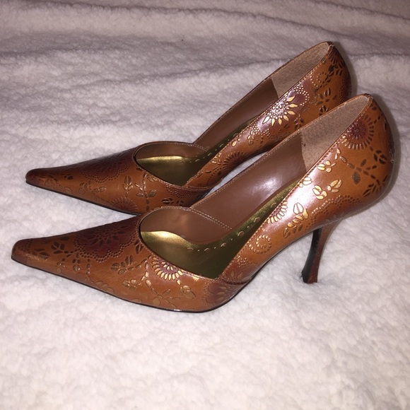 BCBG Brown High Hells