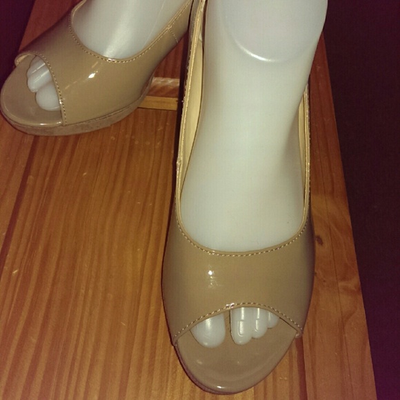 Nine West Patent leather peep toe shoes - Picture 3 of 4