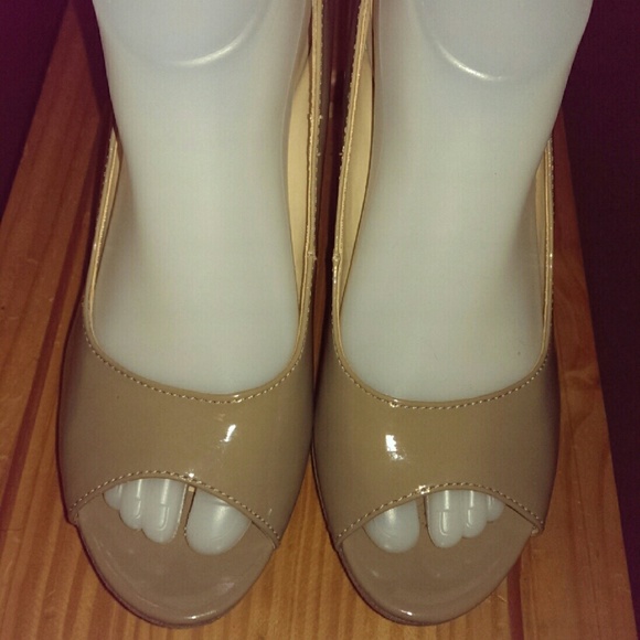 Nine West Patent leather peep toe shoes - Picture 4 of 4