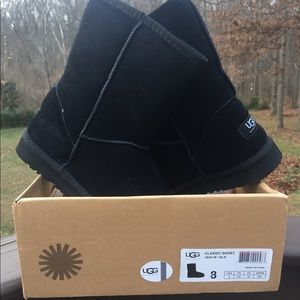 Black Classic Short Ugg Boots