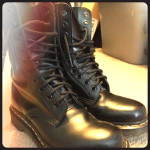 Dr. Martens 1460 W size 6.5