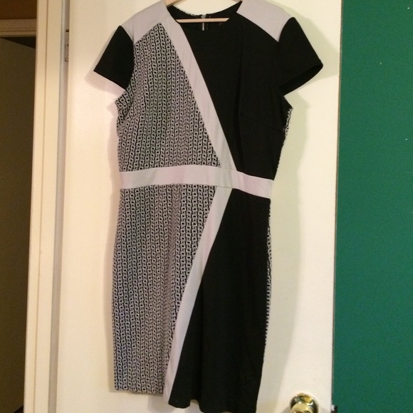 Trulli Black/white dress