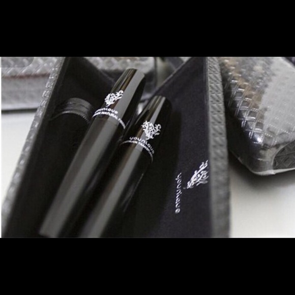 NIB Younique 3D Fiber mascara (sealed)