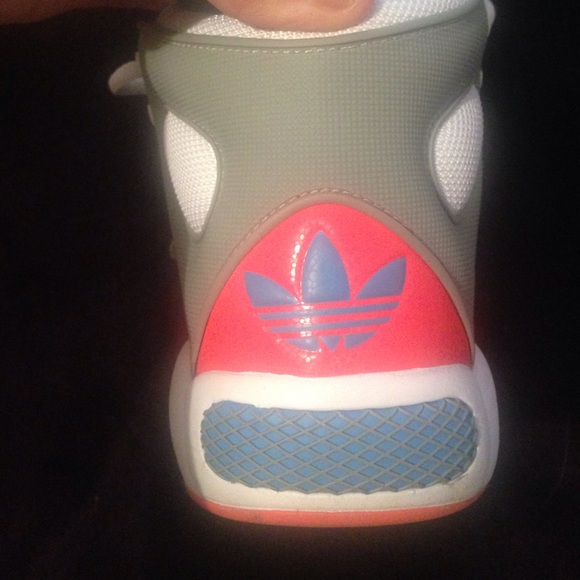 Adidas shoe! - Picture 3 of 4