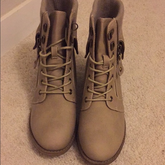 Cute and casual short ankle boots - Picture 1 of 4