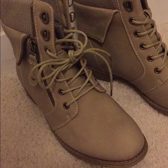 Cute and casual short ankle boots - Picture 2 of 4