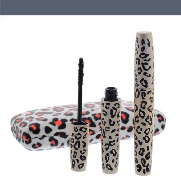 NIB Love Alpha 3D fiber mascara (sealed)