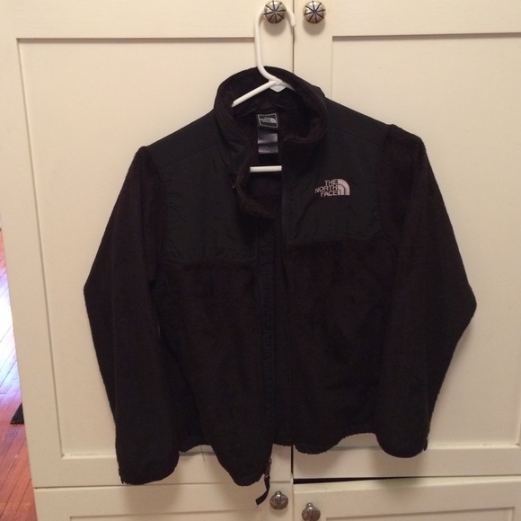Kids size medium super soft black Northface coat!
