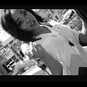 Meet your Posher, Anochia