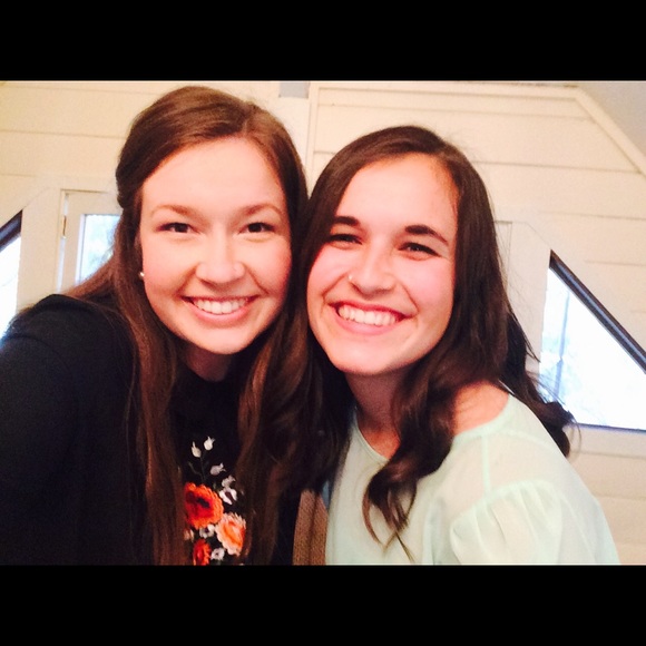 Meet your Posher, Alyssa - Picture 1 of 1