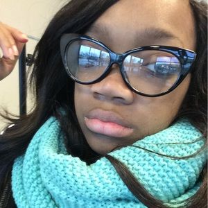 Meet your Posher, Kendra