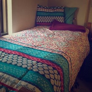 Twin XL comforter, sheets, pillowcase, sham, throw