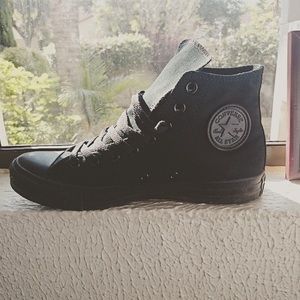 All black converse size 3