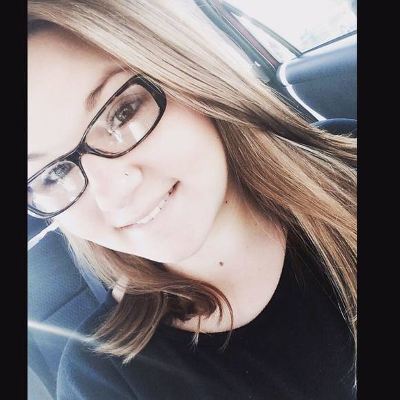 Meet your Posher, Danielle