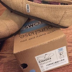 Women's Sz 5.5 Classic TOMS - Woven Slip-Ons
