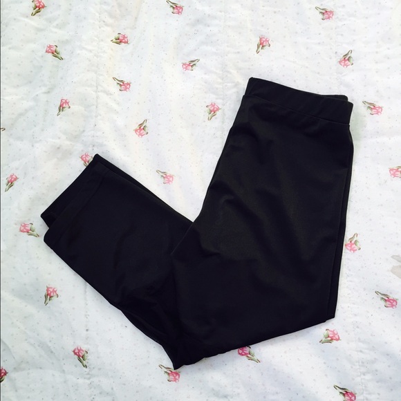 black spandex leggings