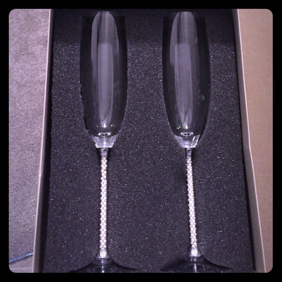 Lenox toasting flutes and matching cake server