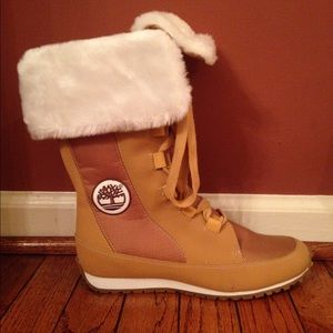Women's Timberland Boots 7.5 M