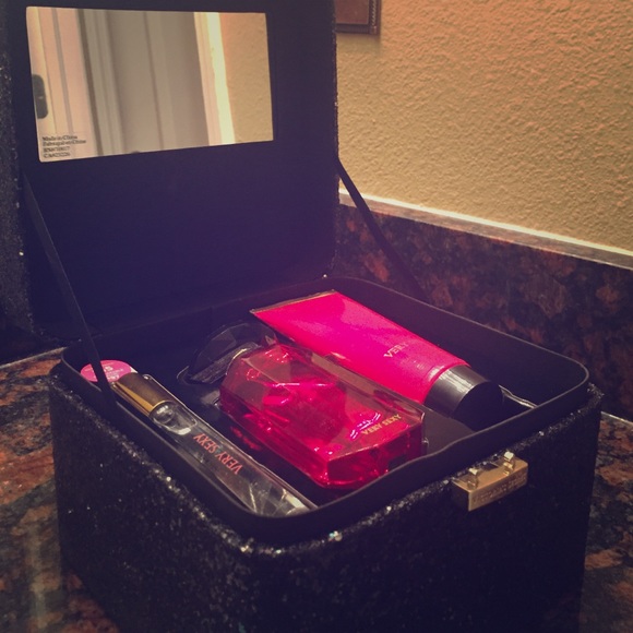 Never used! VICTORIA SECRET very sexy pack