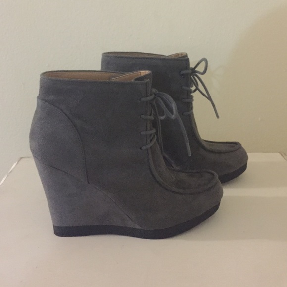Brand New Nine West Gray Wedges | Size 6