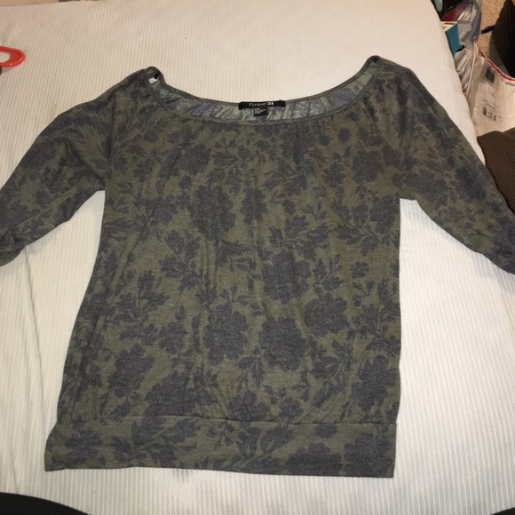 Olive green floral 3/4 sleeve forever 21 shirt