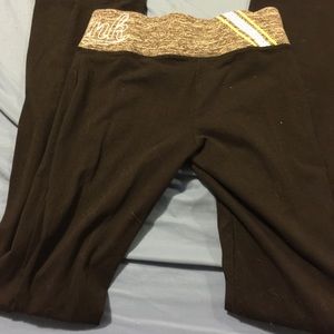 Size small yoga by pink