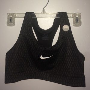 nike sports bra, medium support