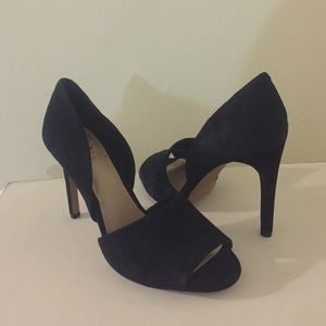 Like New Vince Camuto Suede Shoes | Size 8