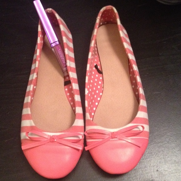 Flats - Picture 2 of 3