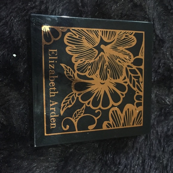 Elizabeth Arden smoky eyeshadow palette