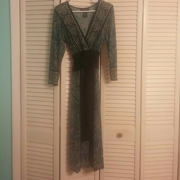 Dress - Picture 2 of 3