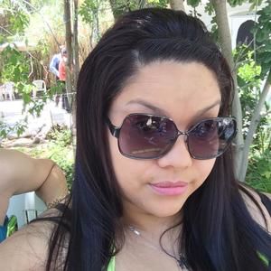 Meet your Posher, Connie