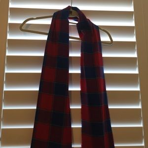 Hollister scarf