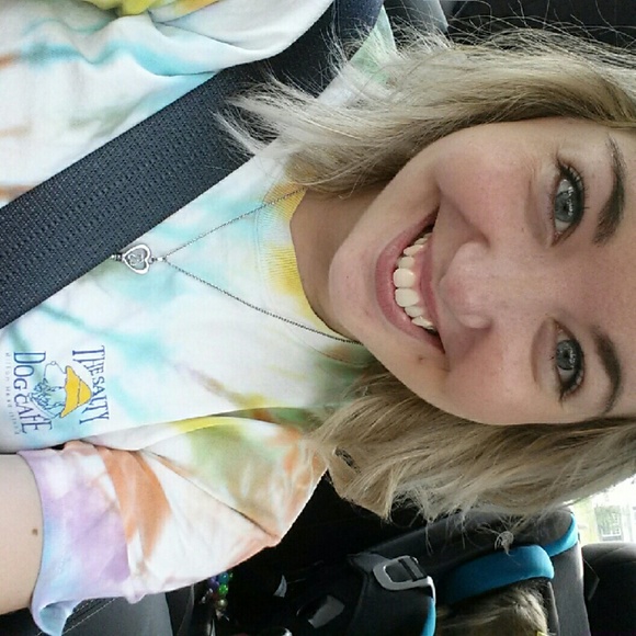 Meet your Posher, Danielle - Picture 1 of 1