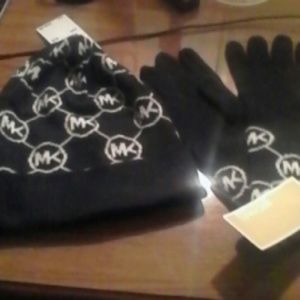 Michael Kors hat & Glove set