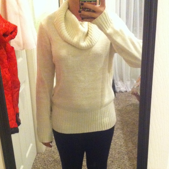 Faded Glory cream cowl neck sweater
