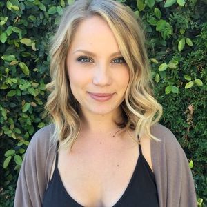 Meet your Posher, Maegan