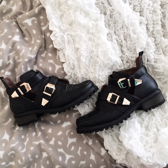 Black Strap Up Boots
