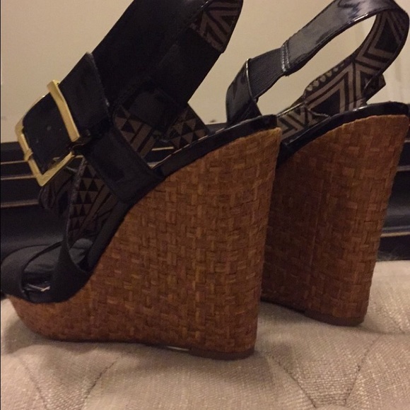 Jessica Simpson strappy black wedges - Picture 2 of 3