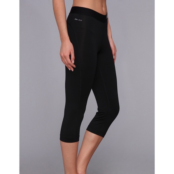 Nike pro 3/4 leggings with breathable bottom