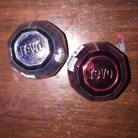 2 Christmas Revos