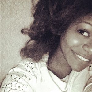 Meet your Posher, Selena