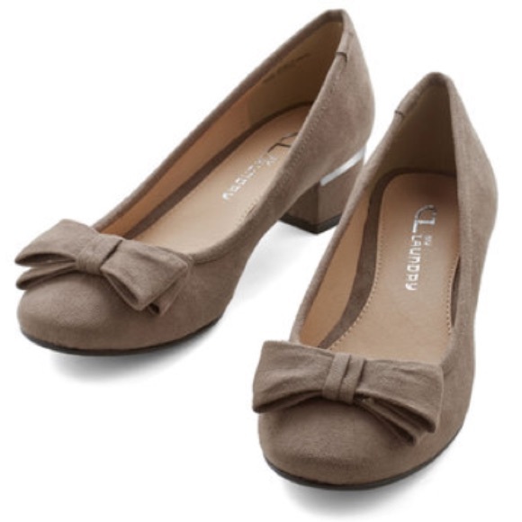 Can You Bow-lieve it? Grey - Brown Heels