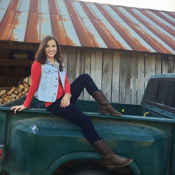 Meet your Posher, Emmie