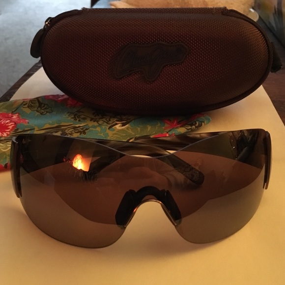 Maui Jim Polarized Sunglasses!! Like New!!