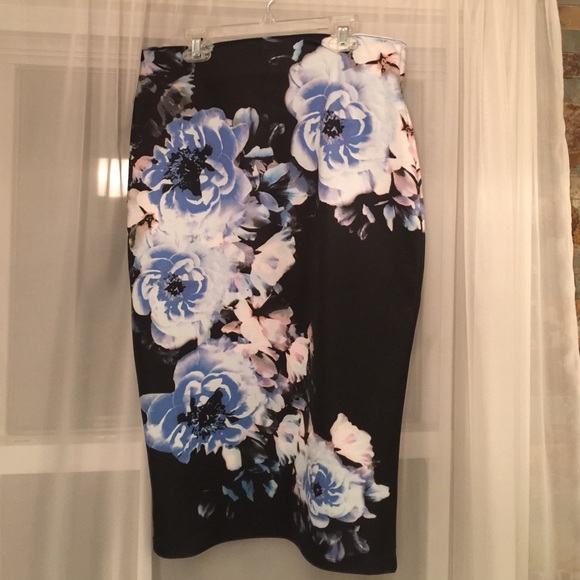 Apt. 9 Dresses & Skirts - Floral stretchy pencil skirt