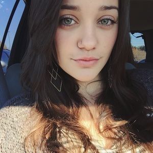 Meet your Posher, Calista