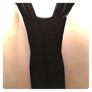 It's to small for me, it's a hot dress!!:)